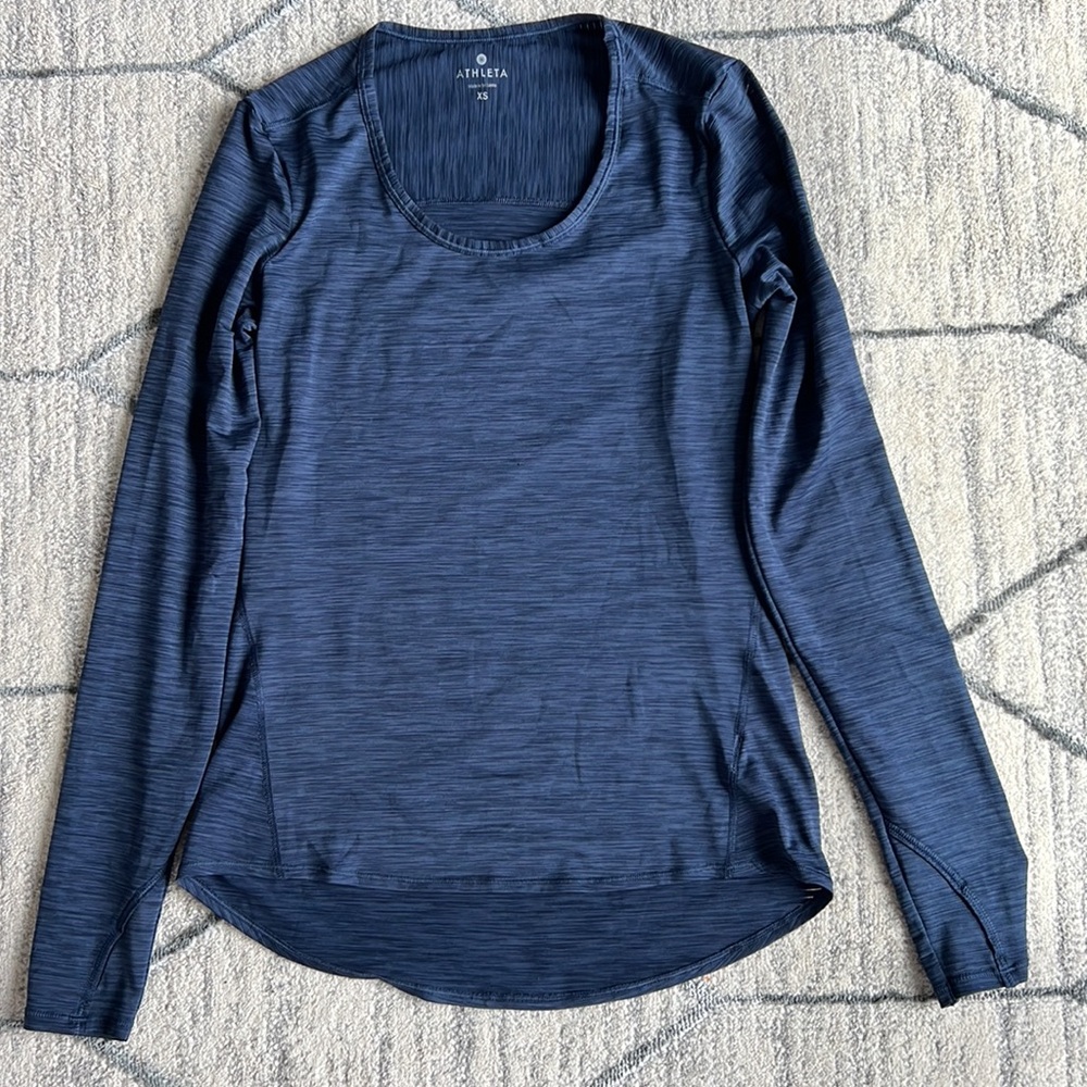 EUC Athleta Long Sleeve Work Out Top Size  XS
